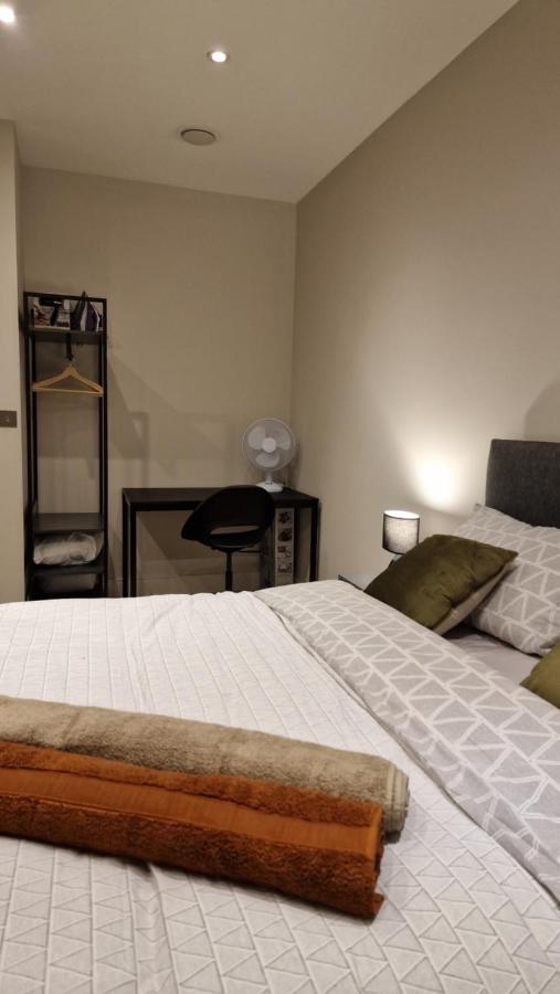 London City Apartment One Ілінг Екстер'єр фото